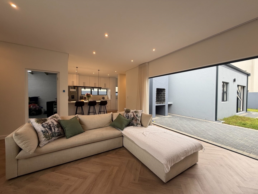 3 Bedroom Property for Sale in Sandown Western Cape
